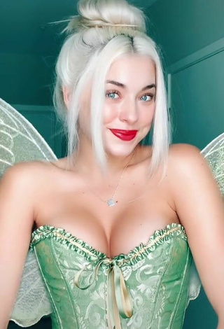 4. Sweetie Bella Martinez Shows Cleavage in Light Green Corset and Bouncing Boobs