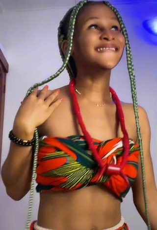 6. Sexy Faustina in Tube Top while doing Belly Dance