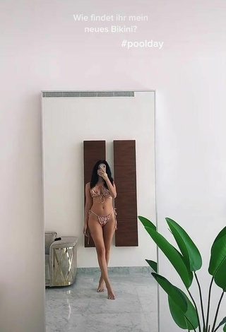 2. Hot Enisa Bukvic Shows Cleavage in Bikini