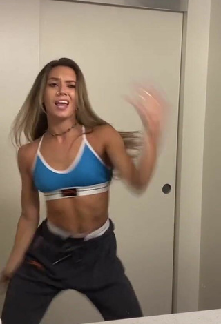 4. Sweetie Abby Fenwick Shows Cleavage in Crop Top while doing Dance