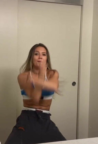 5. Sweetie Abby Fenwick Shows Cleavage in Crop Top while doing Dance