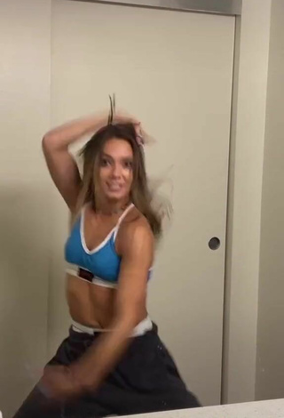 6. Sweetie Abby Fenwick Shows Cleavage in Crop Top while doing Dance
