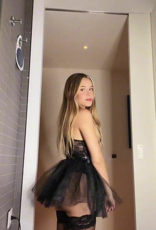 Sexy Flavia Martin Shows Butt
