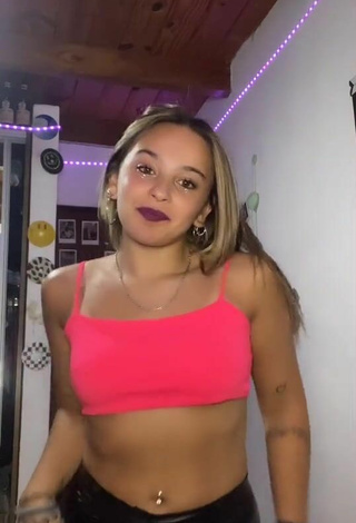 6. Sexy Franchu Lamanna Shows Cleavage in Pink Crop Top