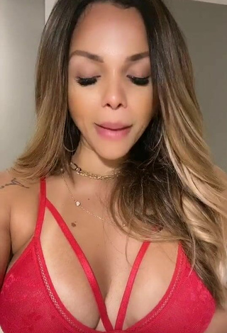 2. Sexy Gabily Shows Cleavage in Red Bra