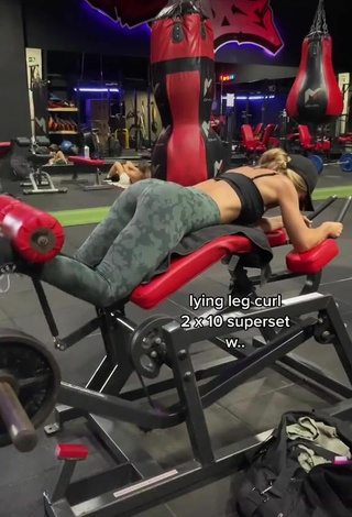 6. Sexy Sophie Gainsbybrains Shows Butt in the Sports Club while doing Fitness Exercises