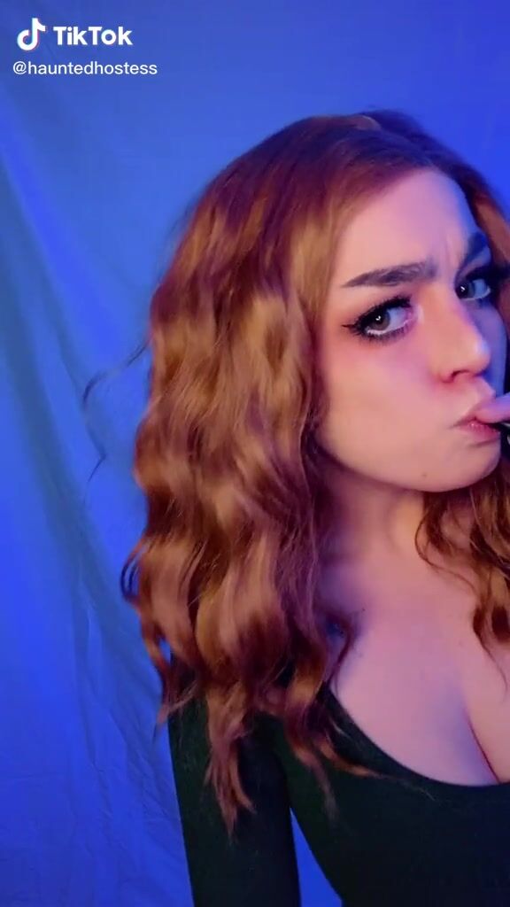 Hauntedhostess Shows Sweet Cosplay | sexyfilter.com