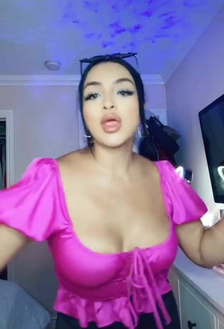 4. Sweet Alma Ramirez Shows Cleavage in Cute Pink Crop Top and Bouncing Breasts