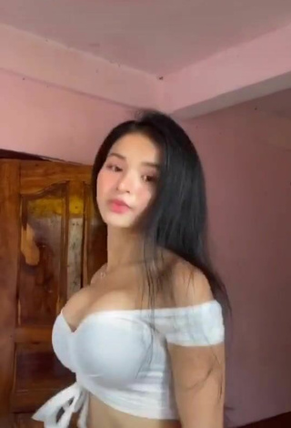 4. Beautiful Rita Gaviola Shows Cleavage in Sexy White Crop Top and Bouncing Breasts
