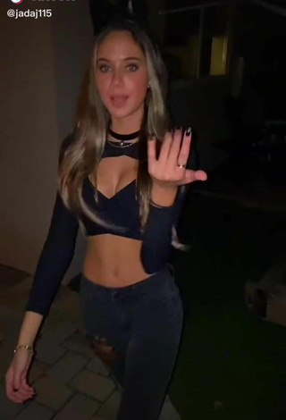 2. Pretty Jada Jenkins Shows Cleavage in Black Crop Top and Bouncing Boobs