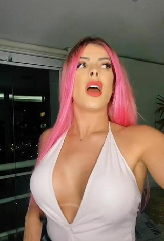 3. Jaquelline is Showing Sexy Cleavage
