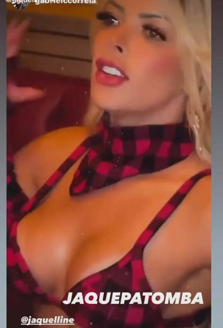 2. Hot Jaquelline Shows Cleavage in Checkered Bra and Bouncing Breasts