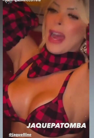 3. Hot Jaquelline Shows Cleavage in Checkered Bra and Bouncing Breasts