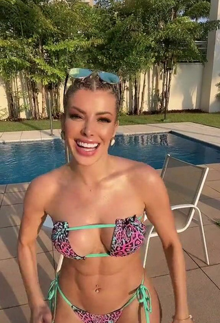 3. Magnetic Jaquelline Shows Cleavage in Appealing Leopard Bikini and Bouncing Boobs
