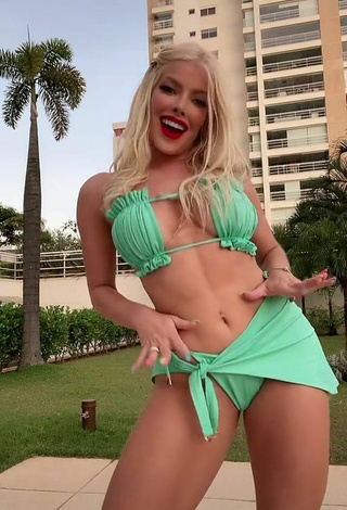 4. Alluring Jaquelline Shows Cleavage in Erotic Green Bikini and Bouncing Boobs