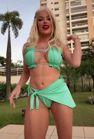 5. Alluring Jaquelline Shows Cleavage in Erotic Green Bikini and Bouncing Boobs