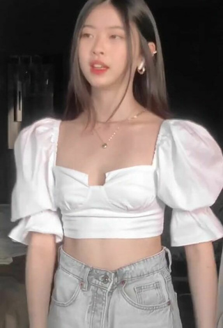 2. Sweetie Julia Hayama Shows Cleavage in White Crop Top