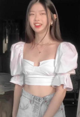 3. Sweetie Julia Hayama Shows Cleavage in White Crop Top