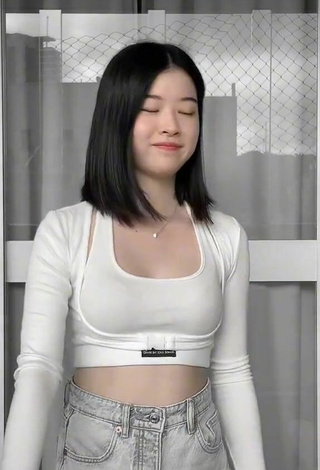 5. Sexy Julia Hayama Shows Cleavage in White Crop Top