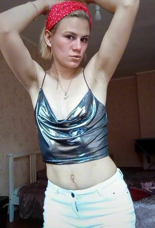 2. Sweetie Katya Maksymova Shows Cleavage in Crop Top