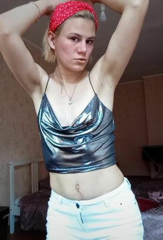 3. Sweetie Katya Maksymova Shows Cleavage in Crop Top