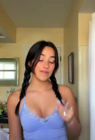 4. Gorgeous Karina Prieto Shows Cleavage in Alluring Blue Crop Top