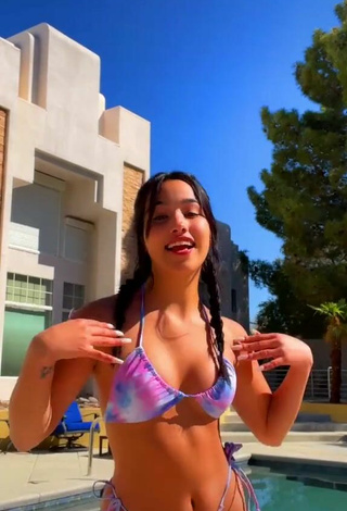 6. Hottie Karina Prieto Shows Cleavage in Bikini at the Pool