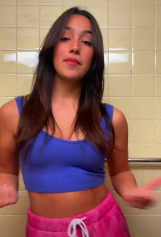 2. Sexy Karina Prieto Shows Cleavage in Blue Crop Top and Bouncing Boobs