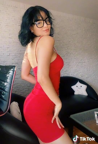 3. Hot KeyZaraOfficial Shows Cleavage in Red Dress and Bouncing Boobs