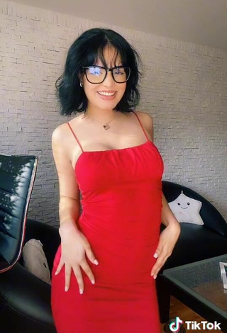 4. Hot KeyZaraOfficial Shows Cleavage in Red Dress and Bouncing Boobs