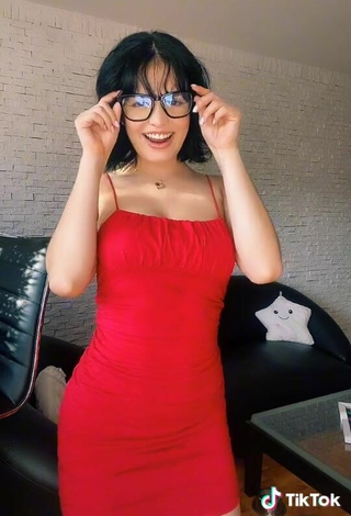 5. Hot KeyZaraOfficial Shows Cleavage in Red Dress and Bouncing Boobs