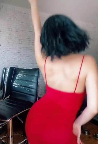 4. Sexy KeyZaraOfficial Shows Cleavage in Red Dress and Bouncing Boobs
