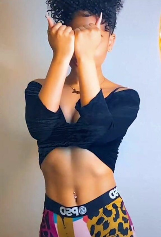 1. Lanii Kay Looks Dazzling in Black Crop Top while doing Belly Dance
