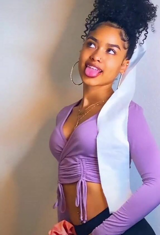 4. Lanii Kay Looks Attractive in Purple Crop Top
