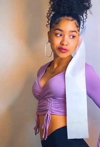 5. Lanii Kay Looks Attractive in Purple Crop Top