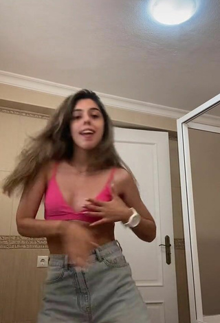 4. Sexy Leonor Filipa Shows Cleavage in Bikini Top