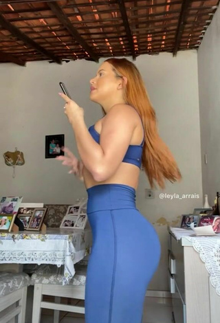 4. Hot Leyla Arrais Shows Butt