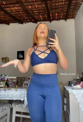 5. Hot Leyla Arrais Shows Butt