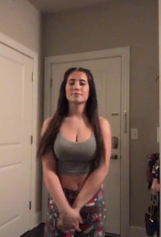 5. Pretty Lizzy Wurst Shows Cleavage in Grey Crop Top