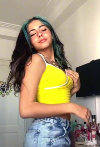 6. Sexy Malouka Iren Shows Cleavage in Yellow Crop Top