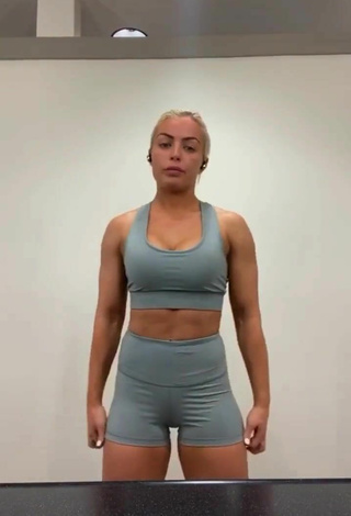 1. Erotic Mandy Rose Shows Butt