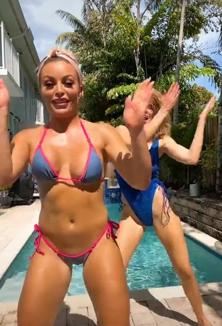 2. Erotic Mandy Rose Shows Cleavage and Bouncing Boobs at the Pool