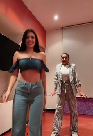 2. Sexy Marian Santos in Blue Crop Top while doing Dance