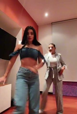 4. Sexy Marian Santos in Blue Crop Top while doing Dance