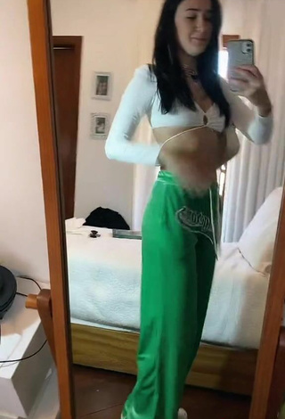 4. Sexy Natalia Cangueiro Shows Butt