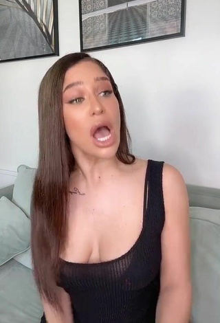 6. Gorgeous Océane Shows Cleavage and Bouncing Tits