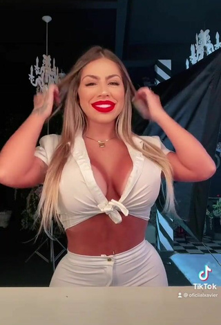 6. Sexy Camila Xavier Shows Cleavage in White Crop Top