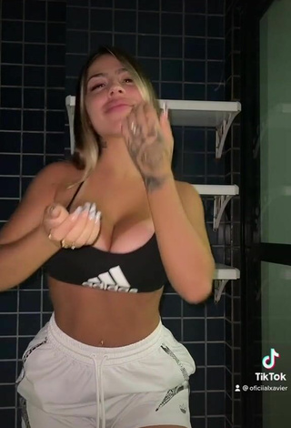 4. Sexy Camila Xavier Shows Big Butt