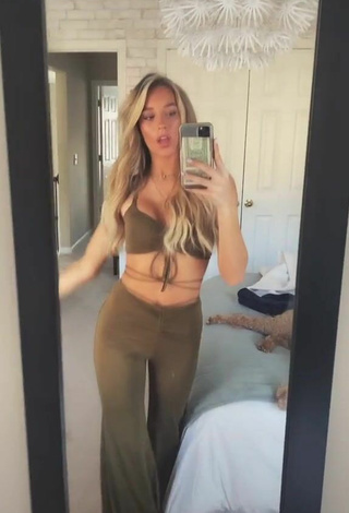 Hottie Olivia Massucci Shows Cleavage in Crop Top