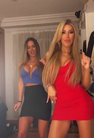 5. Beautiful Oriana Marzoli Shows Cleavage